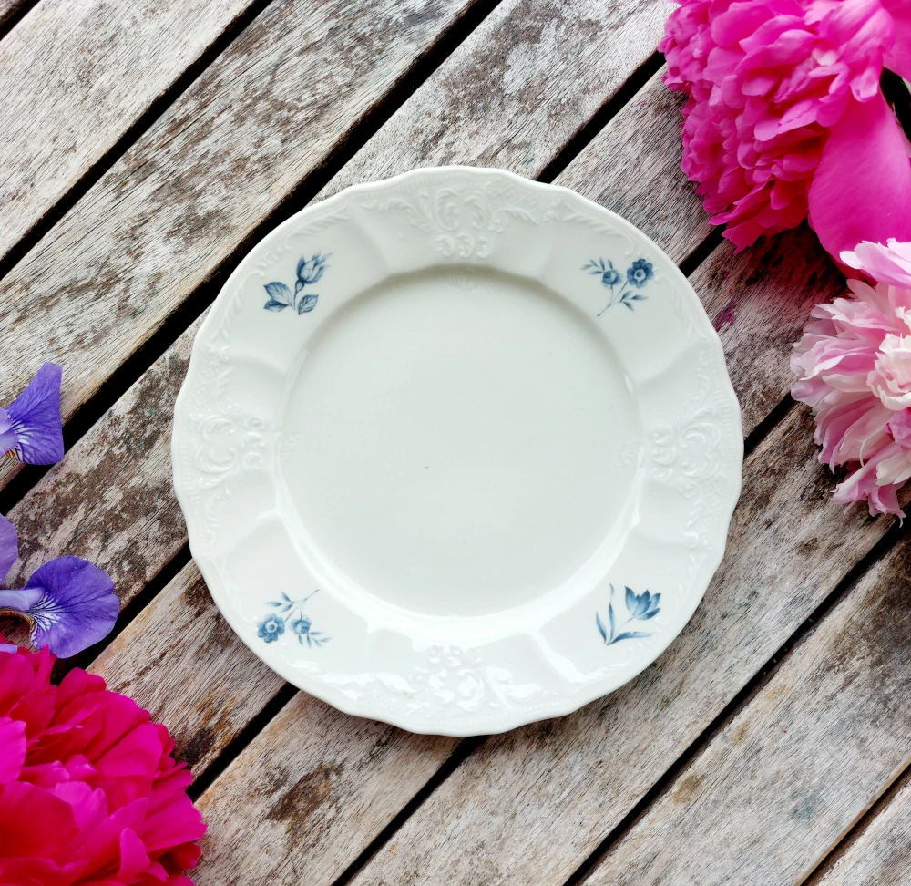 BERNADOTTE IVORY talíř dezertní 19 cm, modrá květina, Thun 1794