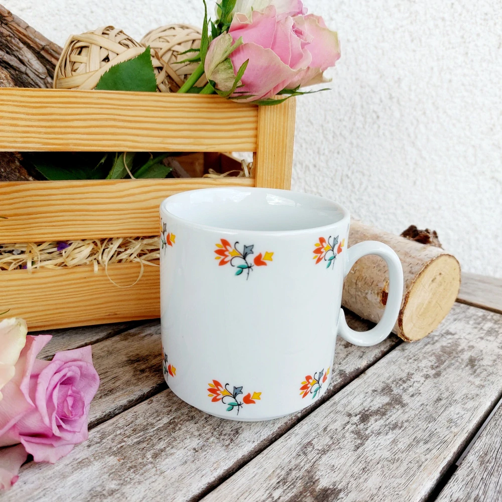 LUCAS hrnek 270 ml, drobné kytičky, Český porcelán Dubí
