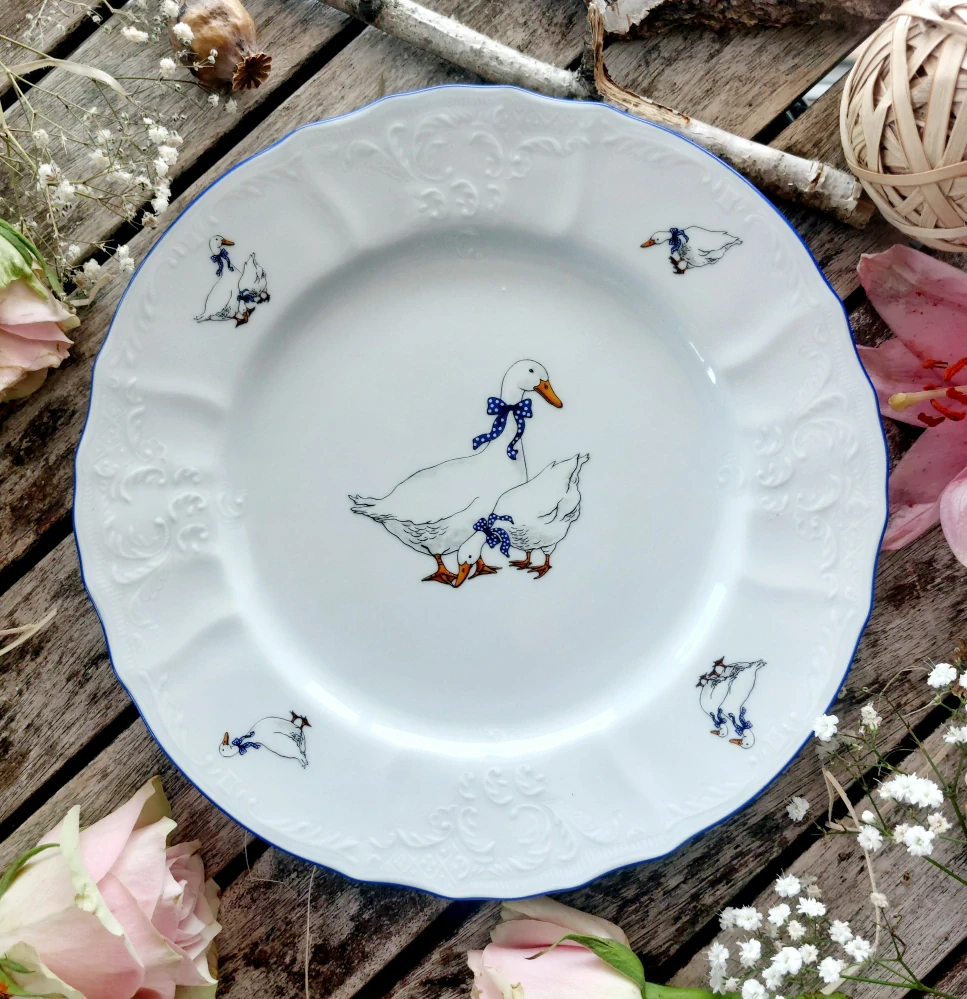 BERNADOTTE talíř mělký 25 cm, husy a modrá linka, Thun 1794