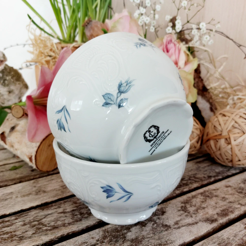 BERNADOTTE miska 13 cm, modrá květina, Thun 1794