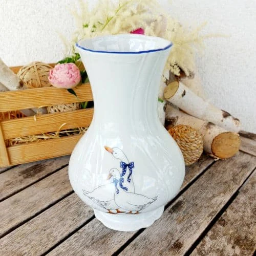 BERNADOTTE váza 23 cm, husy a modrá linka, Thun 1794