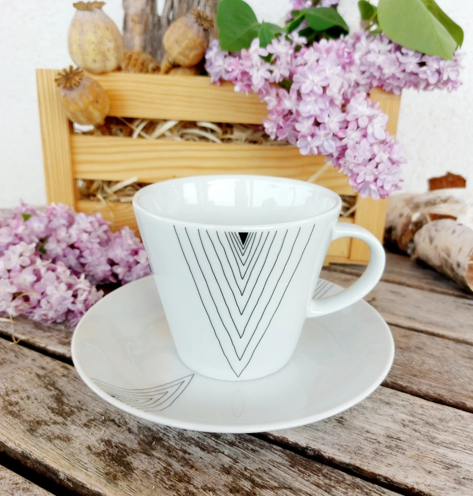 TOM šálek s podšálkem 260 ml, černé šipky, Thun 1794