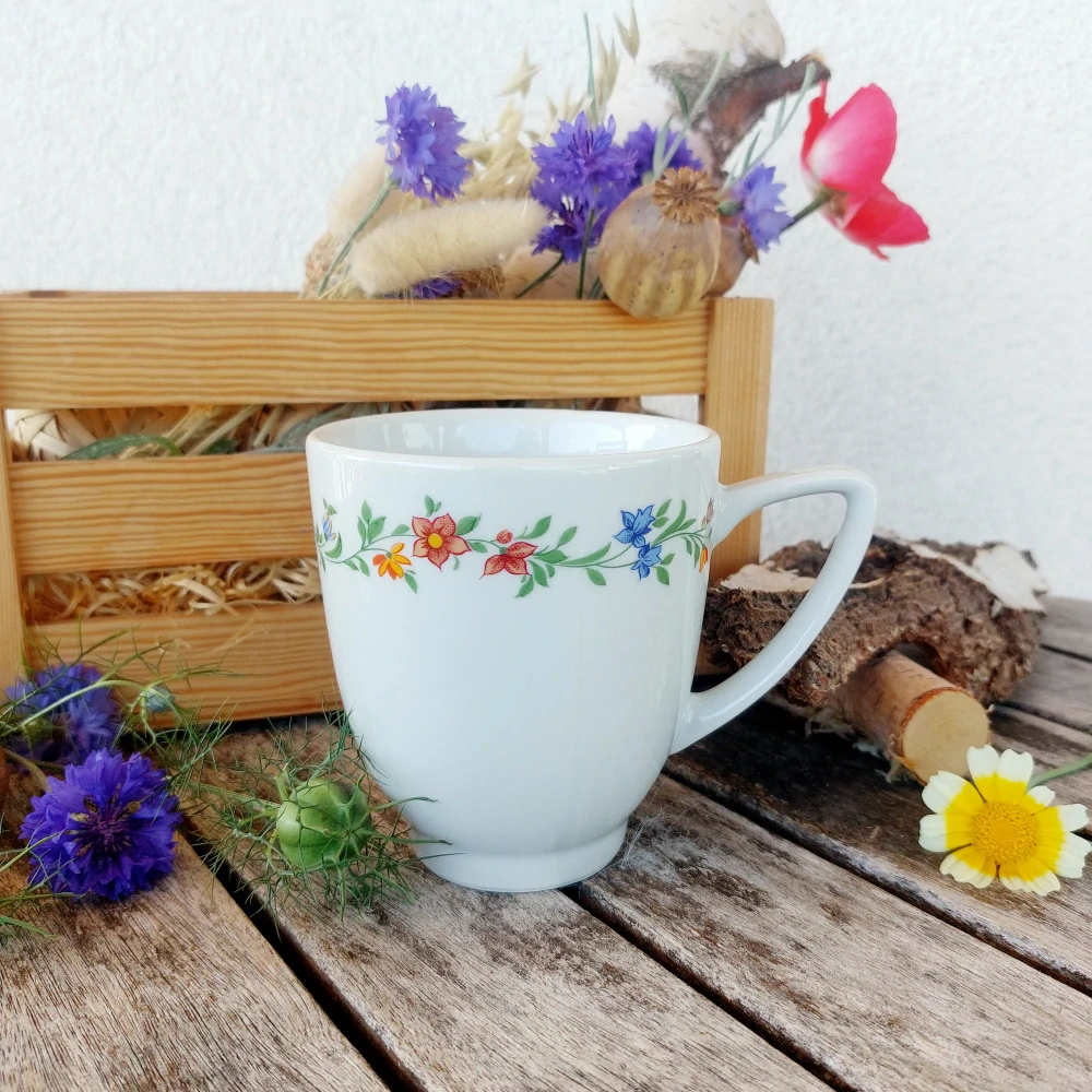 LEA hrnek 390 ml, květinová girlanda, Thun 1794