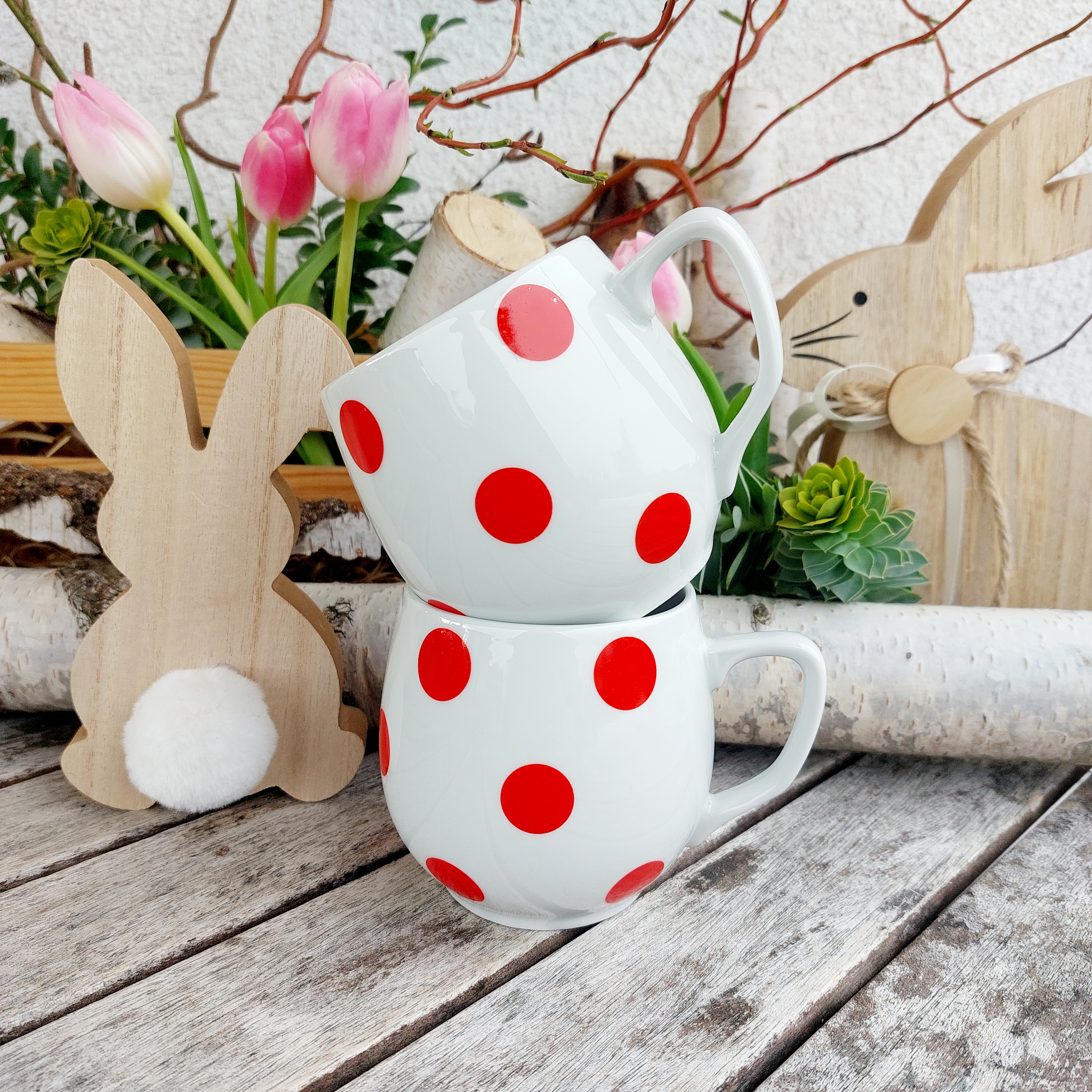 BAŇÁK  hrnek 300 ml, červený puntík, Český porcelán Dubí
