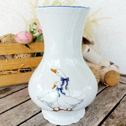 BERNADOTTE váza 23 cm, husy a modrá linka, Thun 1794