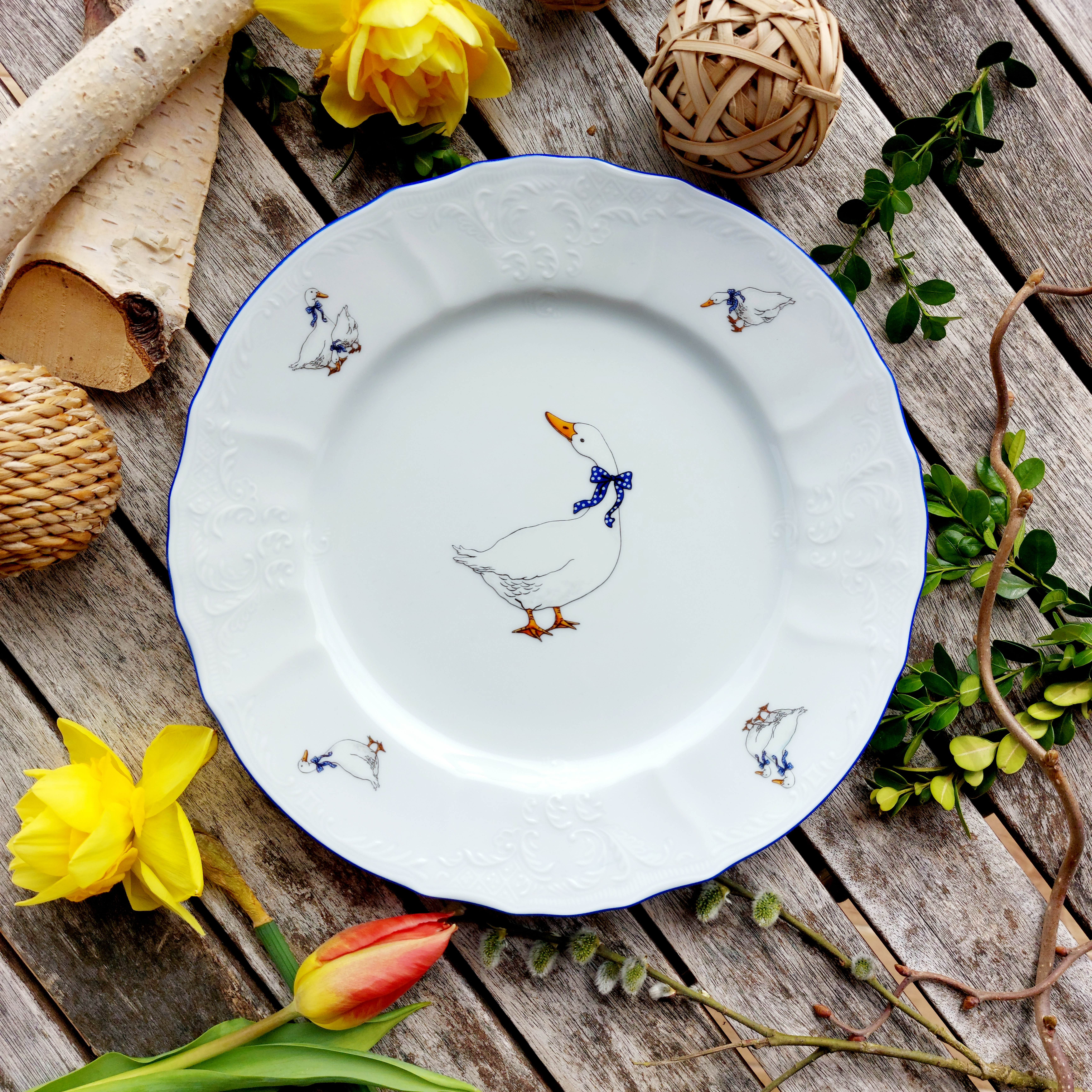 BERNADOTTE talíř mělký 25 cm, husy a modrá linka, Thun 1794