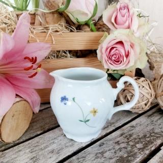 BERNADOTTE mlékovka 250 ml, modrožluté kytičky, Thun 1794