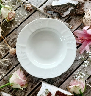 BERNADOTTE IVORY talíř hluboký 23 cm, slonová kost. Thun 1794