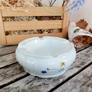 BERNADOTTE popelník 13 cm, modrožluté kytičky, Thun 1794