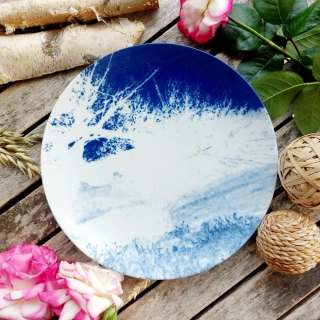 KŘEHKÝ talíř mělký 26 cm, modrý, G. Benedikt 1982