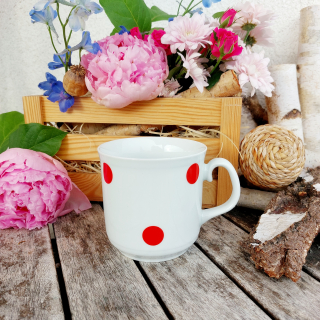 ŠIMON hrnek 360 ml, červený puntík, Český porcelán Dubí