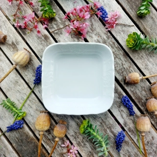 BERNADOTTE miska kompotová 4-hranná 16 cm, bílá,  Thun 1794