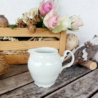 BERNADOTTE IVORY mlékovka 250 ml, slonová kost, 2.j., Thun 1794